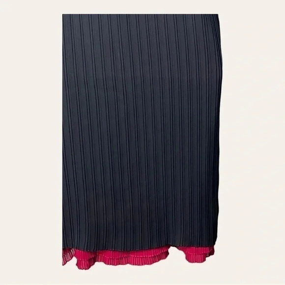 0485W. JUICY COUTURE MINI DRESS ACCORDION BLACK AND PINK IN COLOR‎ SIZE 0 - Picture 13 of 13